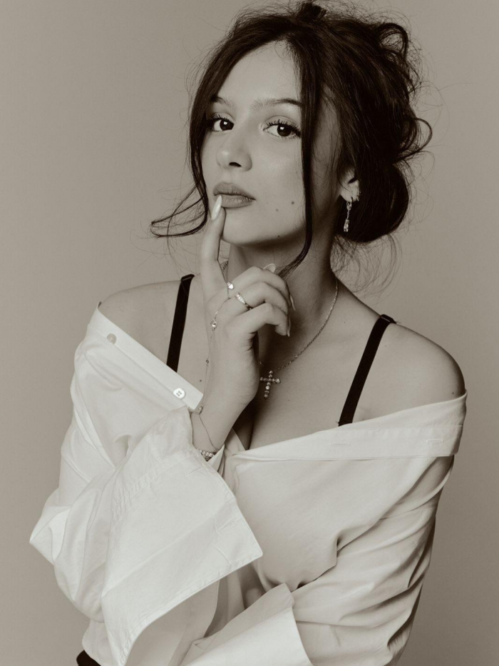 Стас Михайлов поделился редкими фото старшей дочери — поклонники певца сражены красотой девушки