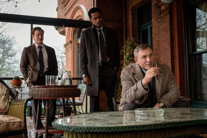 «Достать ножи»: о чём сюжет детективной франшизы с Дэниелом Крэйгом