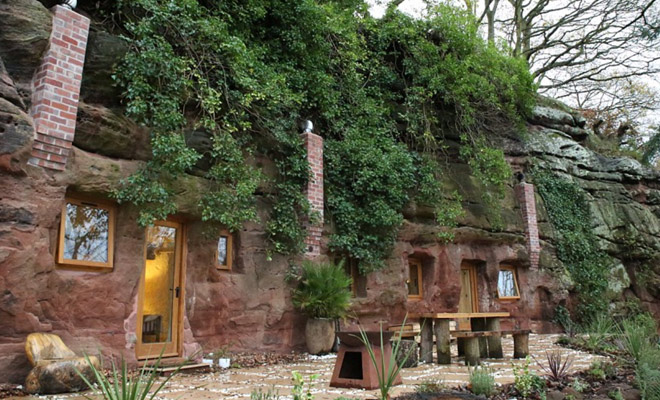 Мужчина укрылся от дождя в пещере и через 4 дня решил в ней остаться навсегда