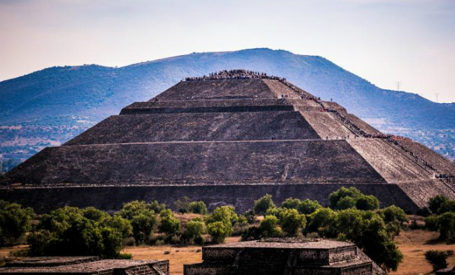 Археолог нашел скрытый тоннель под пирамидой в Теотиуакане. По его словам, подземный ход был построен более 2000 лет назад, еще до ацтеков