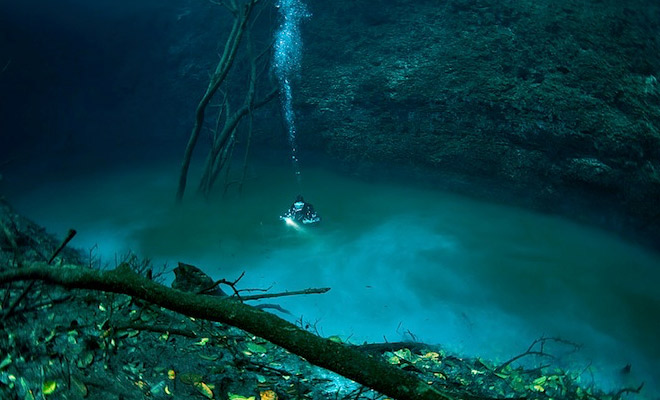 На дне Черного моря течет подводная река 3 раза полноводнее Волги: у нее есть берега и даже водопады