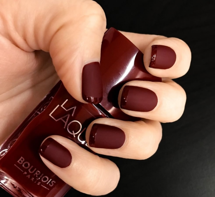 Маникюр на 8 Марта: идеи с фото