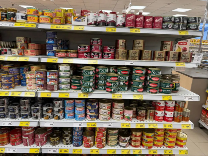 Хватаю по 5 банок с полки: Росконтроль назвал марки тушёнки, где мясо не прячется за жиром и соей