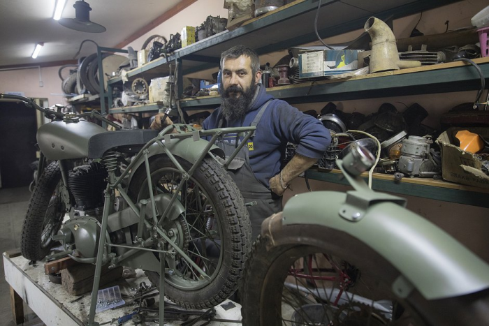 «Чтобы восстановить такой мотоцикл, нужно лет десять жизни» Россиянин собрал коллекцию из 427 мотоциклов и создал уникальный музей