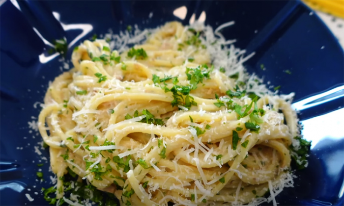 Макароны как в ресторане на Средиземноморье, а в основе обычные консервы. Затрат почти никаких