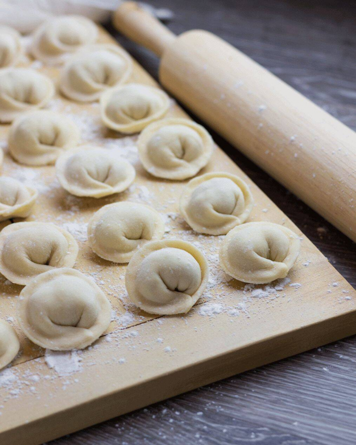 Зачем при варке пельменей добавляют стакан холодной воды и как это связано с физикой