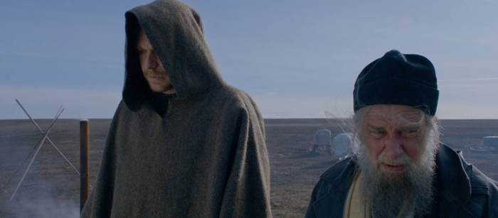 Фестиваль авторского кино охватила «Цинга»: Никита Ефремов пил оленью кровь, смотрел в глаза настоящему волку