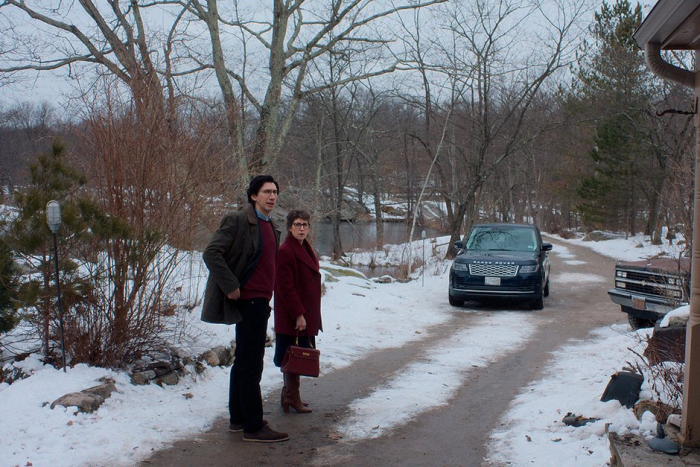 В кино — первый за много лет фильм культового Джима Джармуша. Почему увидеть «Отец мать сестра брат» — лучший новогодний подарок?