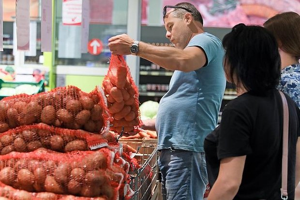 «Это надолго» В России расцветают магазины низких цен. Как экономные россияне изменили рынок торговли?