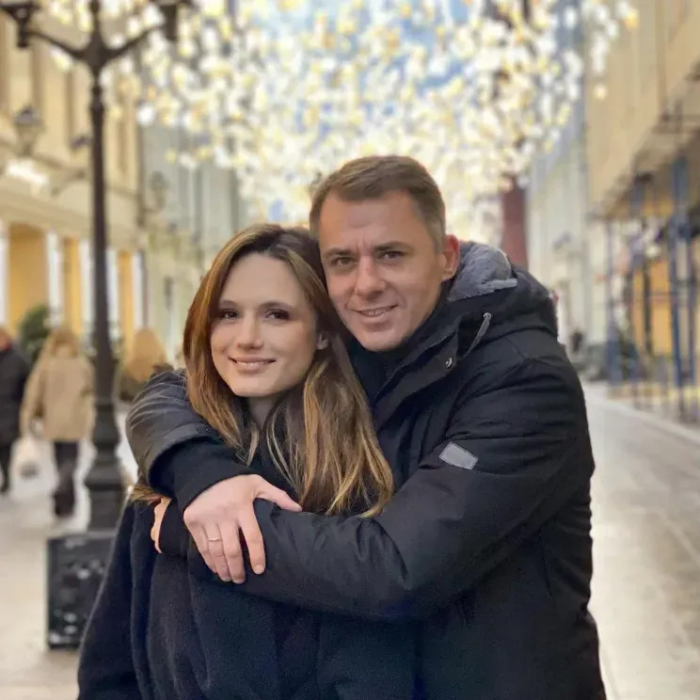 "Отличная генетика". В сети обсуждают внешность 19-летнего сына Климовой и Петренко после новой фотосессии