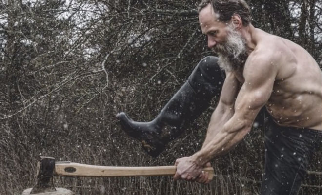 Первый советский бодибилдер: мужчина бросил спорт и живет в лесу