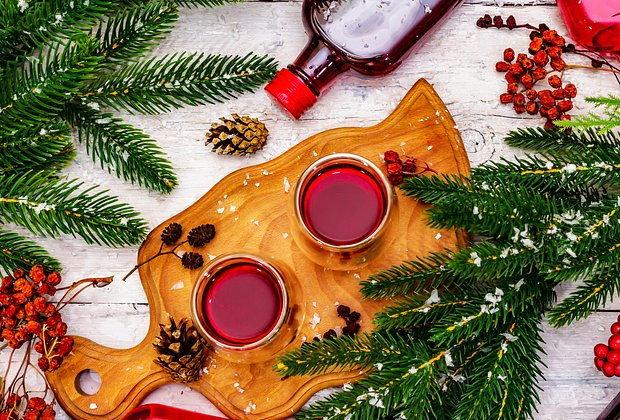 Коктейли для новогодней вечеринки: топ-15 рецептов алкогольных и безалкогольных напитков