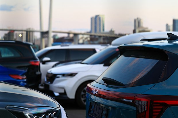 «Это новая реальность» Российский авторынок пережил сильнейшие потрясения в 2025 году. Что будет с ценами на авто в 2026 году?