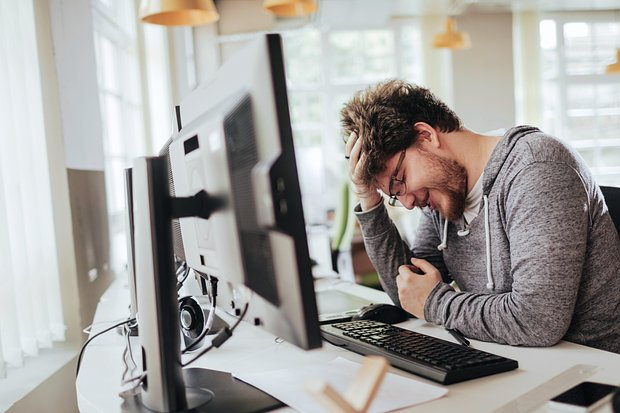 Из офиса — на яхту к миллиардерам. Зачем зумеры отказываются от карьеры и идут работать няньками у богачей?