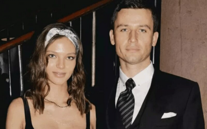 «Он записывает компроматы»: мать Алеси Кафельниковой раскрыла страшную правду о зяте-должнике спустя 4 года после рождения внучки