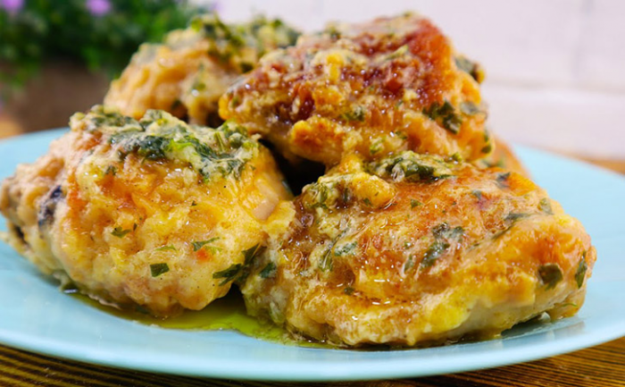 Жарим курицу, как мало кто готовит. С яичной панировкой и томатами