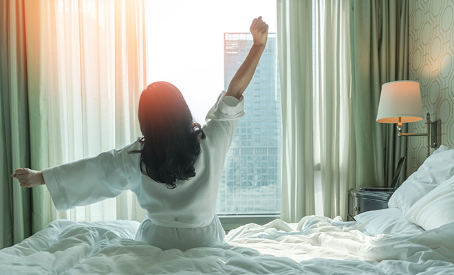 Только одна поза сна продлевает жизнь и защищает мозг. Выспаться в ней проще всего