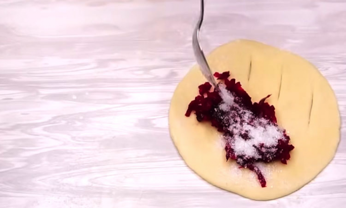 Рубиновое лакомство: пирожки с невероятной начинкой из клюквы