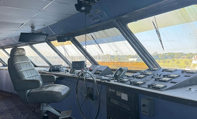 Осмотр брошенного корабля-призрака. Люди ушли так быстро, что оставили все вещи