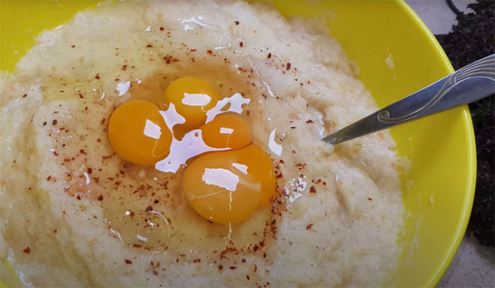 Добавляем немного дрожжей в картофельнын оладьи. Вкус сразу стал интереснее