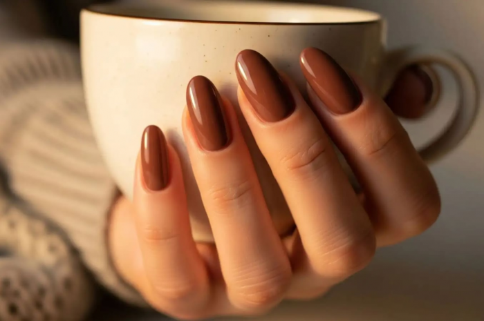 Маникюр на 8 Марта: идеи с фото