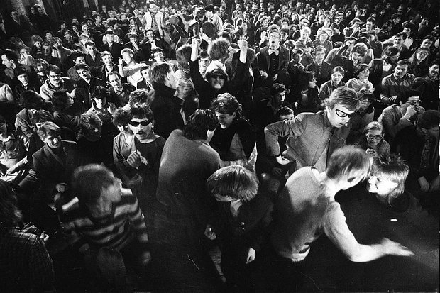 «Ленинградский рок-клуб развалил Советский Союз» Русский рок много лет жил под крышей КГБ. Как такое было возможно?