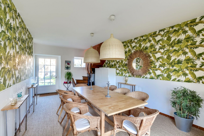 Обои в гостиную: разновидности, цвета, принты и стили (74 фото)