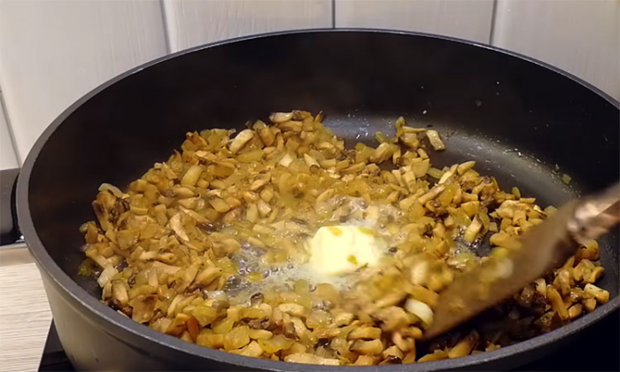 Необычный обед, который долго не надоест: в основе курица и лаваш