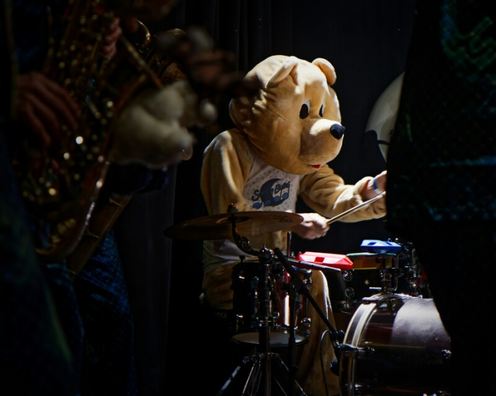 Второй сезон «Третьего лишнего» стал самым просматриваемым комедийным сериалом 2026 года