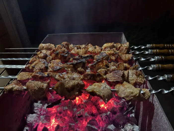 Шашлык без дыма в глазах и черной корки: метод, который переворачивает представление о пикнике