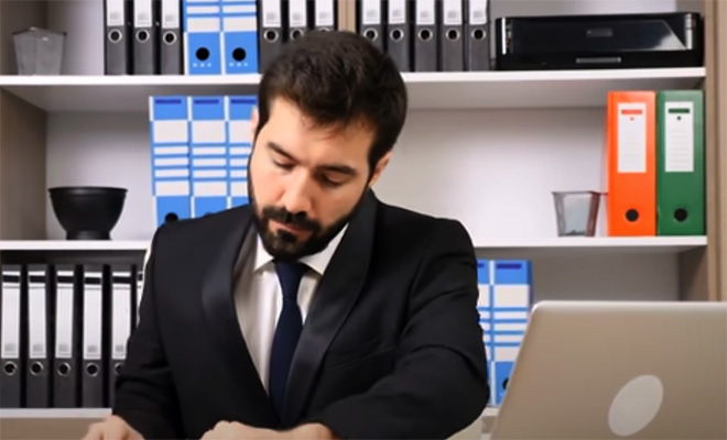 Муж ушел в отпуск, а жене пошутил, что уволили: реакцию супруги через несколько дней он не ожидал