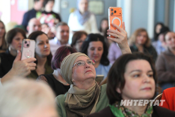 Алсу Исмәгыйлеваның беренче китабы чыкты: «Меңләгән хатын-кызга дәрт, көч, омтылыш бирер»