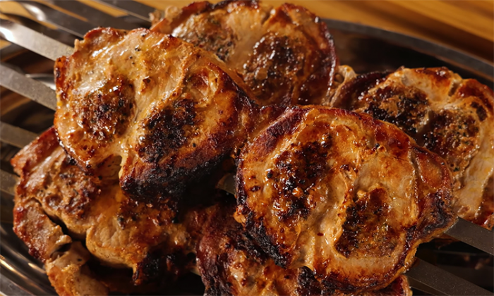 Шашлык на двух шампурах: рецепт с двойной мясной начинкой
