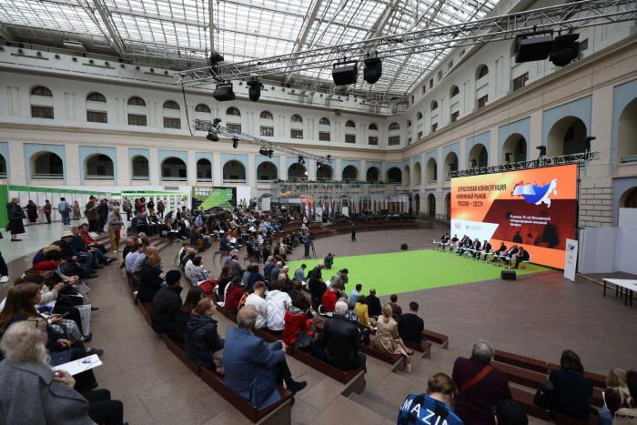 Топ-5 причин пойти на Московскую международную книжную ярмарку — 2026