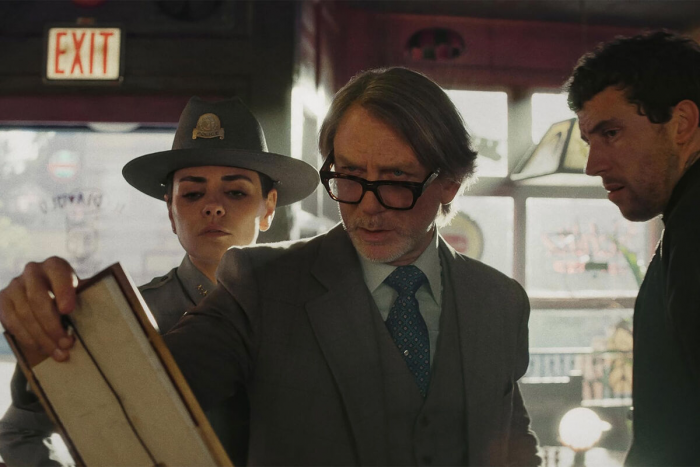 Netflix выпустил детектив "Достать ножи: Воскрешение покойника" с Дэниелом Крэйгом