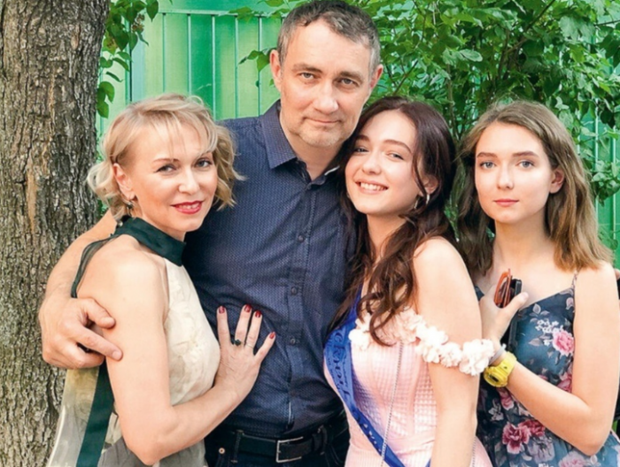 «Она обошла свою мать»: как сложились судьбы дочерей 8 знаменитых актеров, рожденных в 2000-е