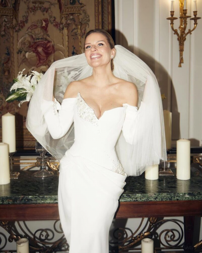 Тайные свадьбы и миллионные траты: звёздные браки, потрясшие 2025 год