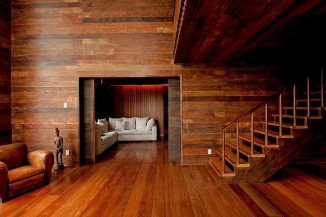 Чем отделать стены в коридоре, если в доме кошки или собаки (38 фото)