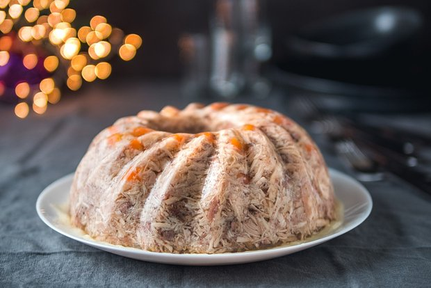 Как приготовить холодец: 6 проверенных рецептов с желатином и без