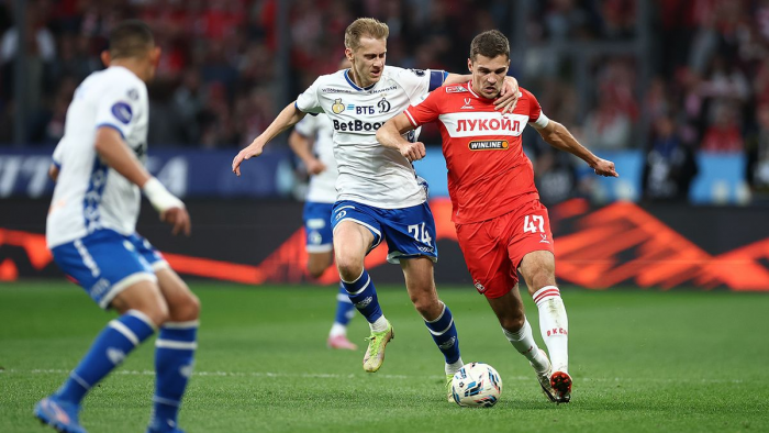 Самая проблемная позиция «Спартака» прямо сейчас. Левый фланг обороны — это просто провал