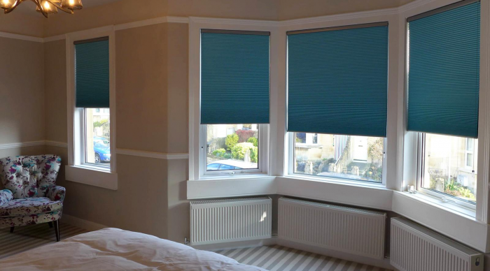 Жалюзи в спальню: фото, разновидности, материалы и цвета (55 фото)