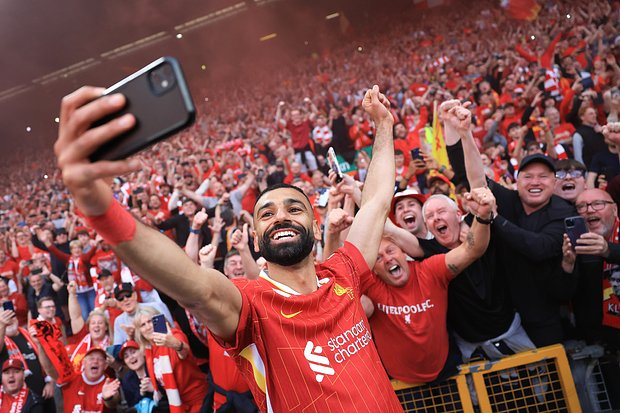 Долгожданный рекорд Овечкина, ликующий Роналду и кровавый поединок на турнире UFC Самые яркие спортивные фото 2025 года