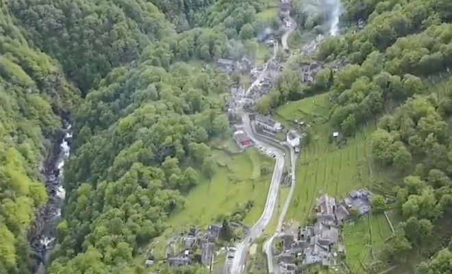 Хижина была заброшена 200 лет. Смельчак вложил в нее все деньги и превратил сарай в дворец