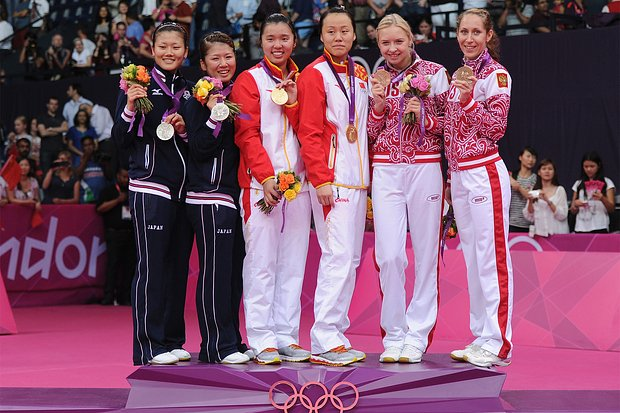 «Они смотрели на это со слезами» Как непобедимые азиатки подарили России единственную в ее истории олимпийскую медаль в бадминтоне?