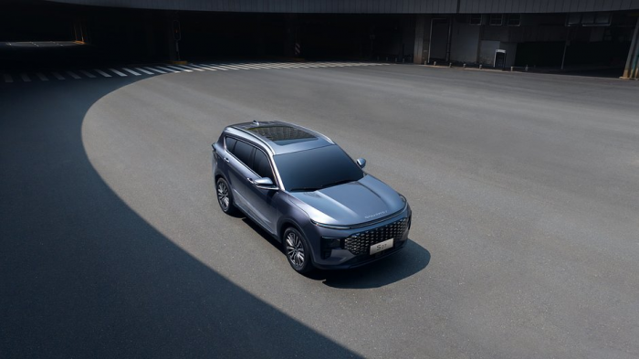 Шхуна на колесах. «Лента.ру» выяснила, к чему можно придраться в кроссовере Soueast S07, кроме сложного названия