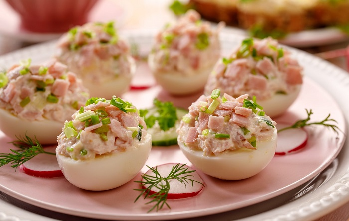 5 рецептов блюд из вчерашнего оливье, которые вкуснее, чем оригинальный салат