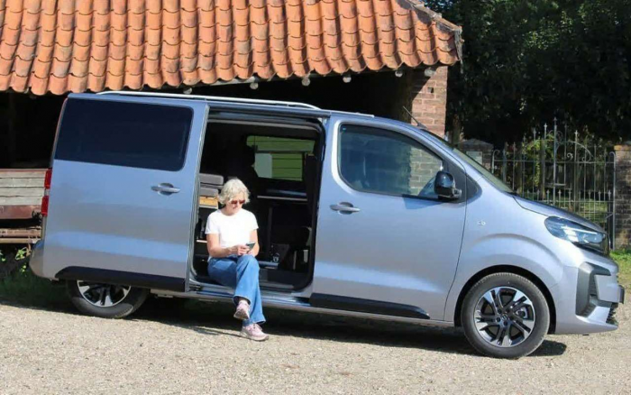 Пять метров свободы: автодом Dailycamper Van можно без труда припарковать в городе