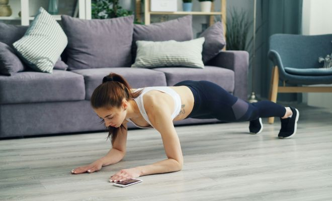 Сидячий образ жизни плохо влияет на продолжительность жизни. Как все исправить, даже если вы в офисе целый день