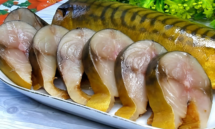 Янтарная скумбрия холодного копчения: простой и уникальный рецепт северных моряков