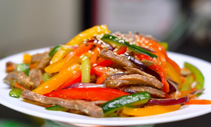 Восточный рецепт салата из мяса и овощей. Никакого майонеза и долго не надоедает